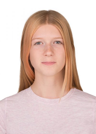 Canadian passport photo of girl